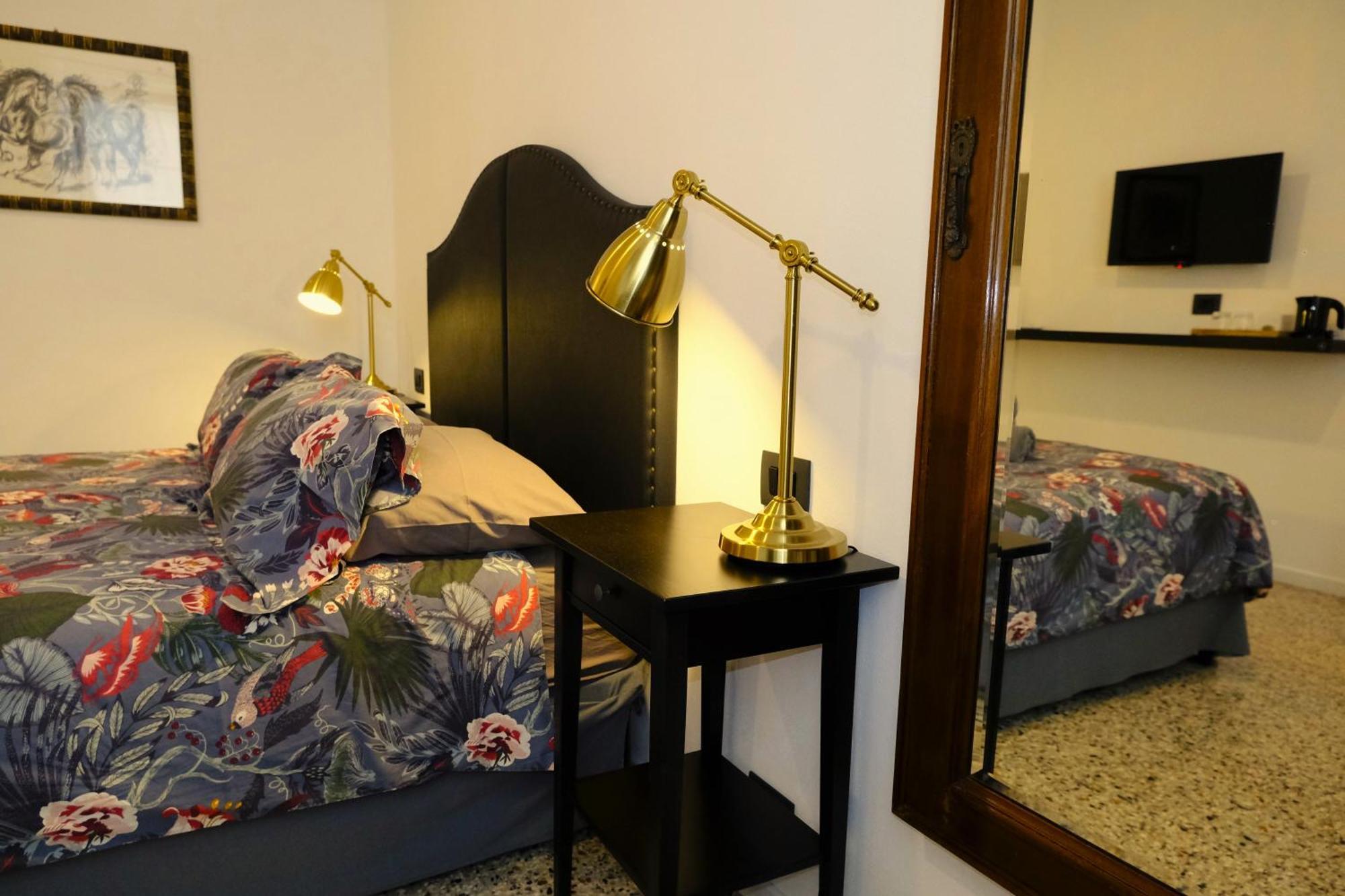 Residenza Laurum B&B Mandello del Lario Quarto foto